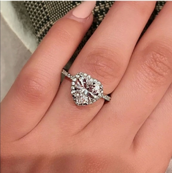 New Gorgeous Heart Engagement Ring - Picture 3 of 5